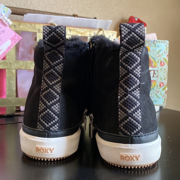 Roxy shoes - Picture 2 of 8